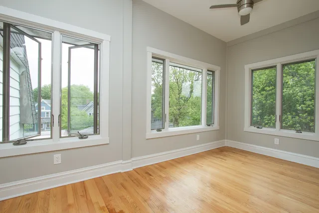 $2,200 | 643 Hinman Avenue, Unit 3S, Evanston, IL 60202