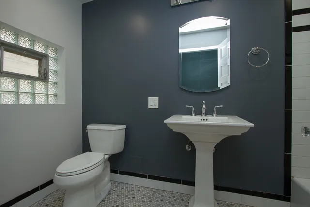 $2,200 | 643 Hinman Avenue, Unit 3S, Evanston, IL 60202