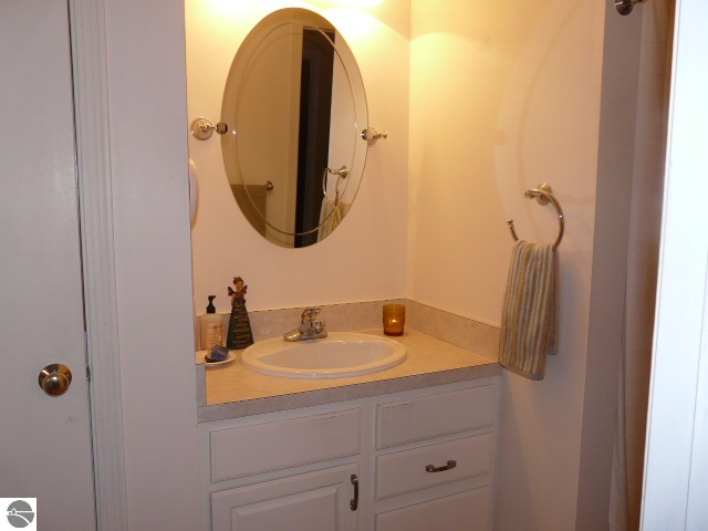 9061 Shorter Lake Road Traverse City, MI 49684 - Photo 6 of 21 1779442-5.JPG