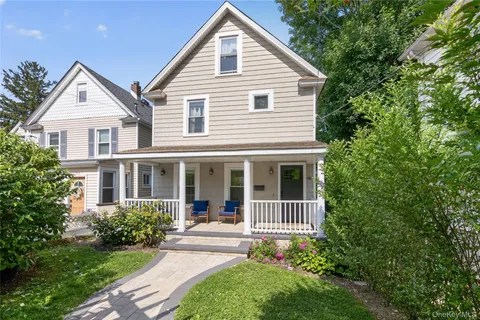 $6,000 | 96 School Street, Oyster Bay, NY 11771