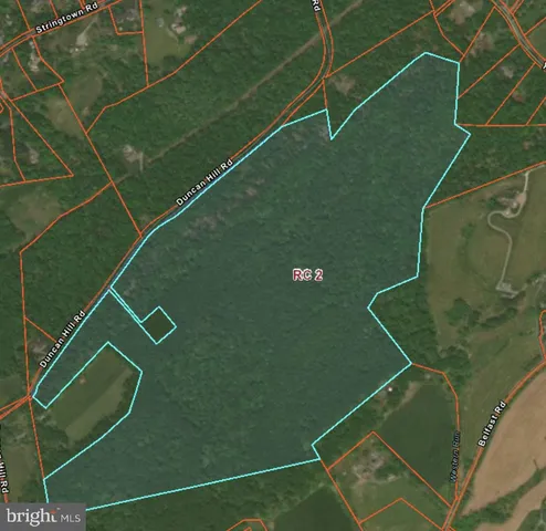 a view of a tennis court