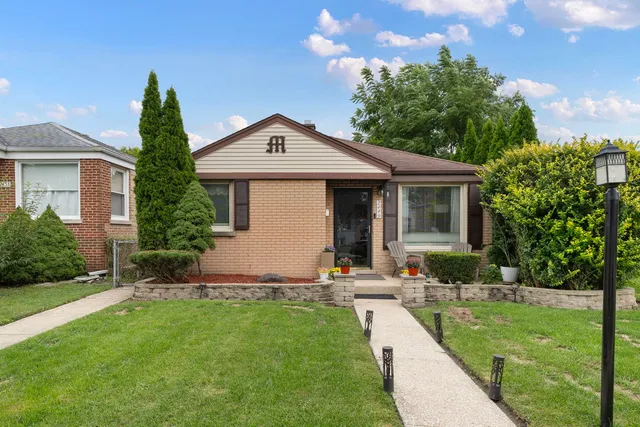 $297,000 | 2449 Leyden Avenue, River Grove, IL 60171