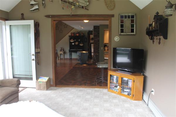 6 Thompson Pond Road Spencer, MA 01562 - Photo 9 of 29 Gallery Image 9