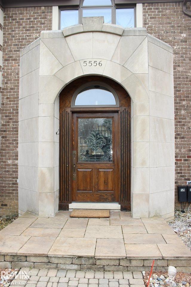 5556 Abbey Drive Rochester, MI 48306 - Photo 5 of 75 31313650-4.JPG