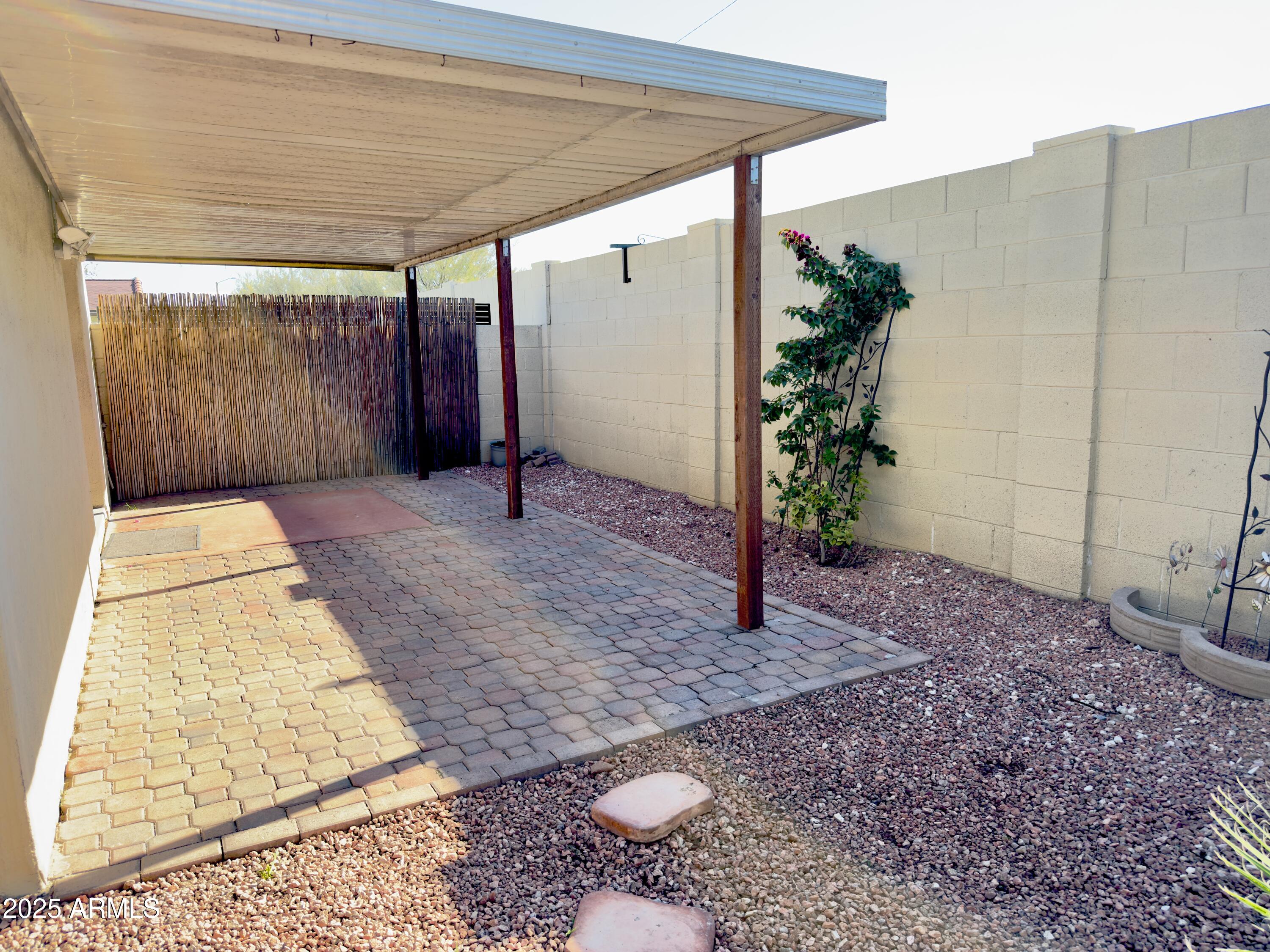 1021 West Mission Lane Phoenix, AZ 85021 - Photo 19 of 20 a backyard of a house