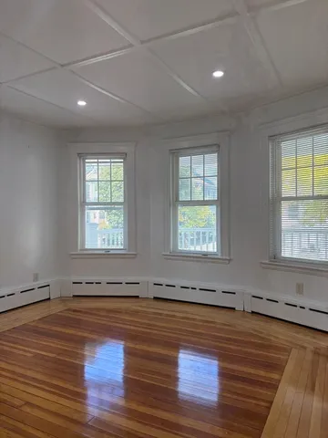 $1,800 | 11 Hancock Street, Unit 1R, Salem, MA 01970