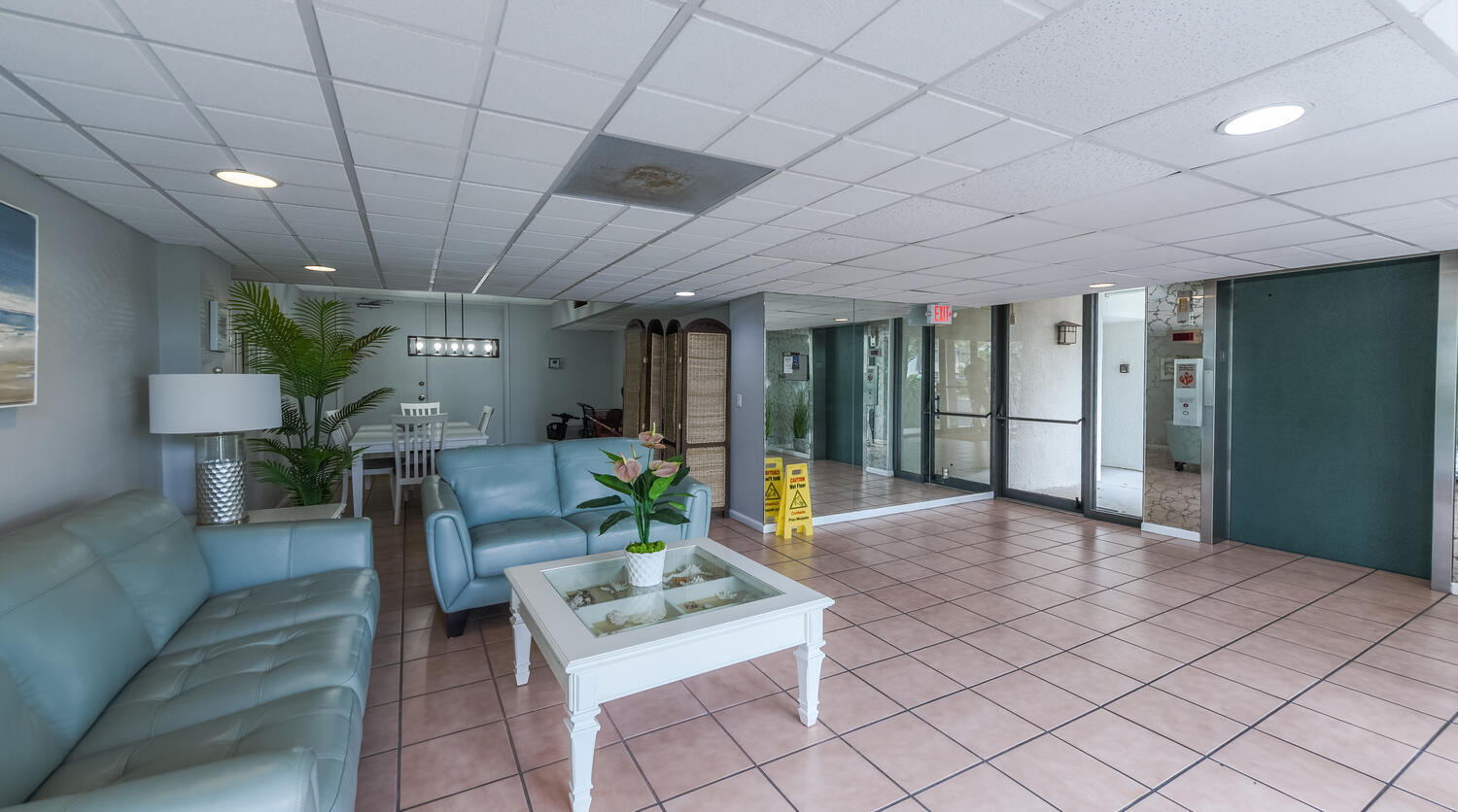 1605 Highway 1, Unit M3502 Jupiter, FL 33477 - Photo 24 of 38 Building Lobby