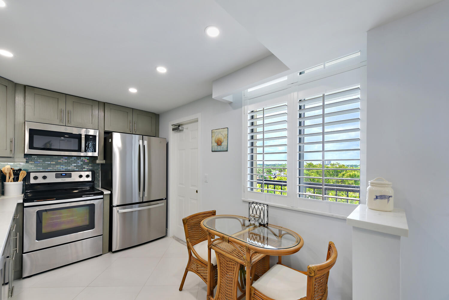 1605 Highway 1, Unit M3502 Jupiter, FL 33477 - Photo 9 of 38 Kitchen