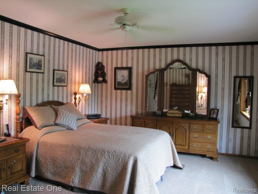 2440 Ford Road White Lake, MI 48383 - Photo 9 of 24 Master BR1.jpg