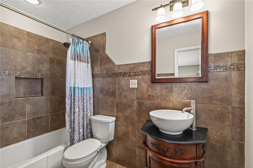 4317 Northwest R D Mize Road Blue Springs, MO 64015 - Photo 23 of 49