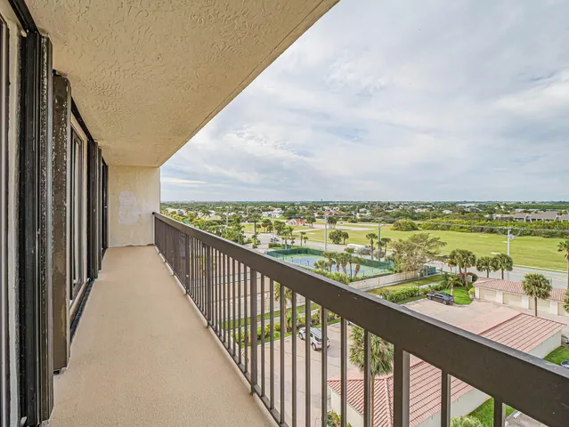 $775,000 | 3100 North Hwy A1A, Unit 806, Hutchinson Island, FL 34949