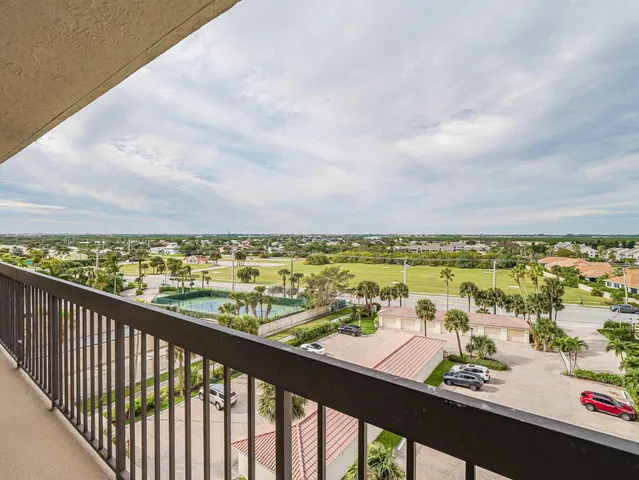 $775,000 | 3100 North Hwy A1A, Unit 806, Hutchinson Island, FL 34949