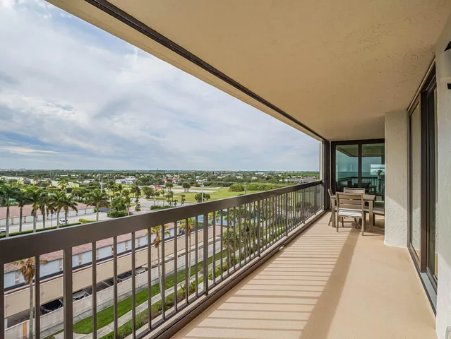 $775,000 | 3100 North Hwy A1A, Unit 806, Hutchinson Island, FL 34949