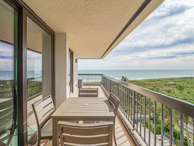 $775,000 | 3100 North Hwy A1A, Unit 806, Hutchinson Island, FL 34949