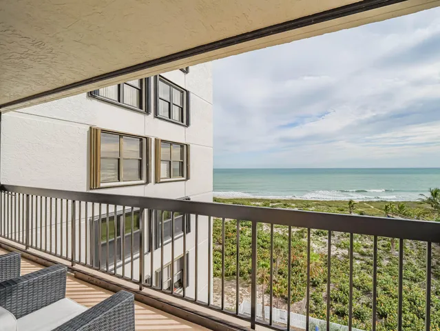 $775,000 | 3100 North Hwy A1A, Unit 806, Hutchinson Island, FL 34949