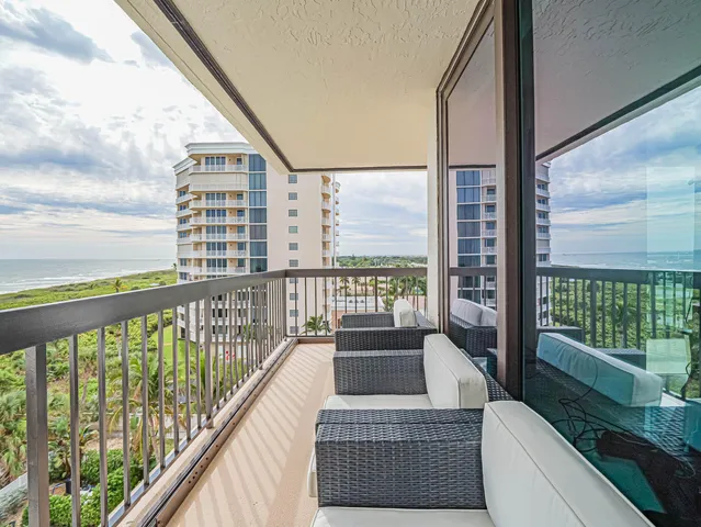$775,000 | 3100 North Hwy A1A, Unit 806, Hutchinson Island, FL 34949