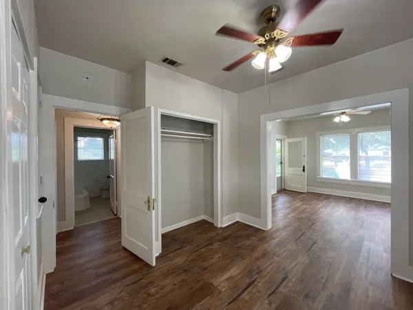 $1,695 | 606 Mesquite Street, Bastrop, TX 78602