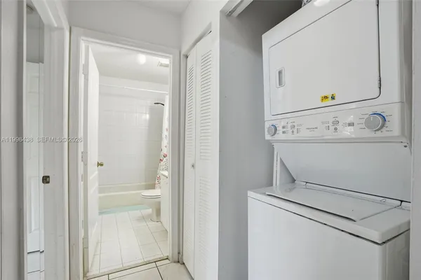 $2,875 | 18615 Northwest 84th Pl., Unit 1061, Hialeah, FL 33015