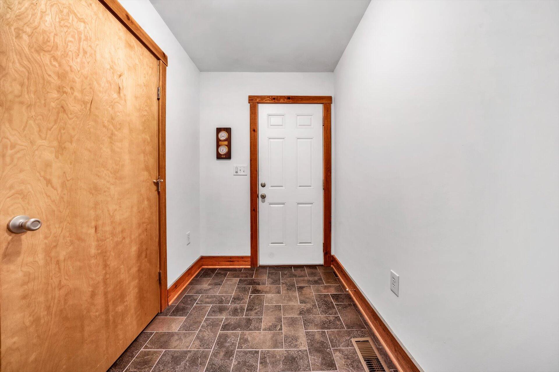 108 Old Post Road Moneta, VA 24121 - Photo 21 of 50 21-DSC00046