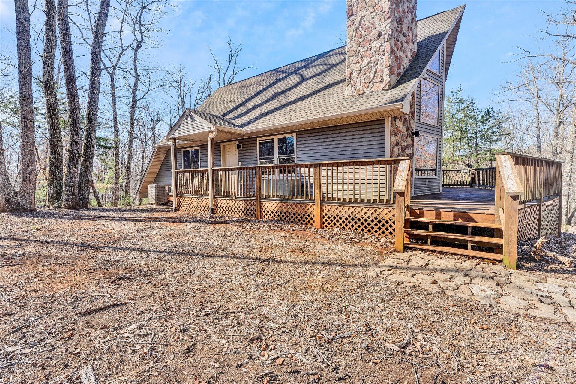 108 Old Post Road Moneta, VA 24121 - Photo 3 of 50 03-DSC00097