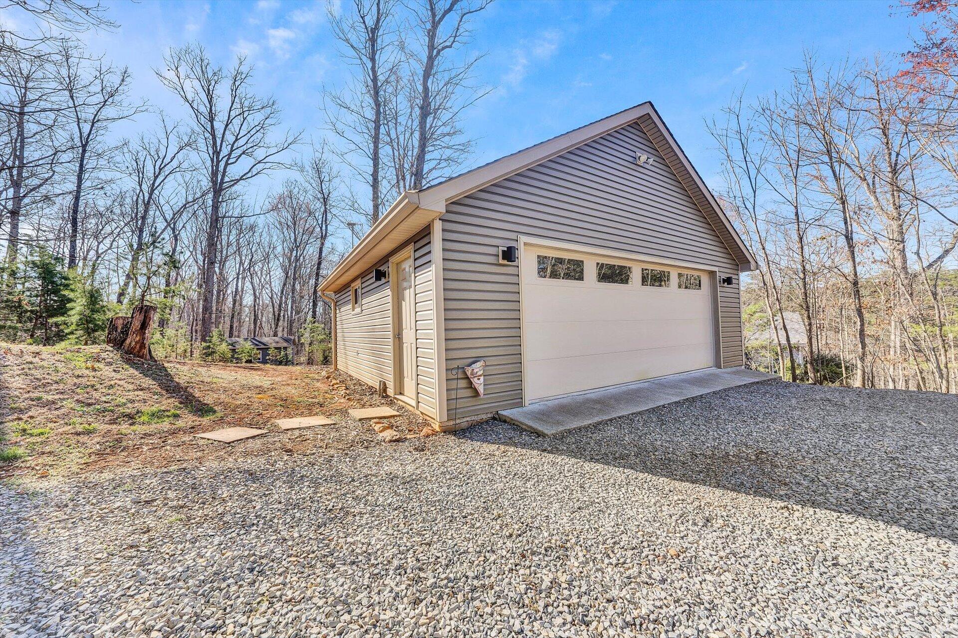 108 Old Post Road Moneta, VA 24121 - Photo 34 of 50 34-DSC00004