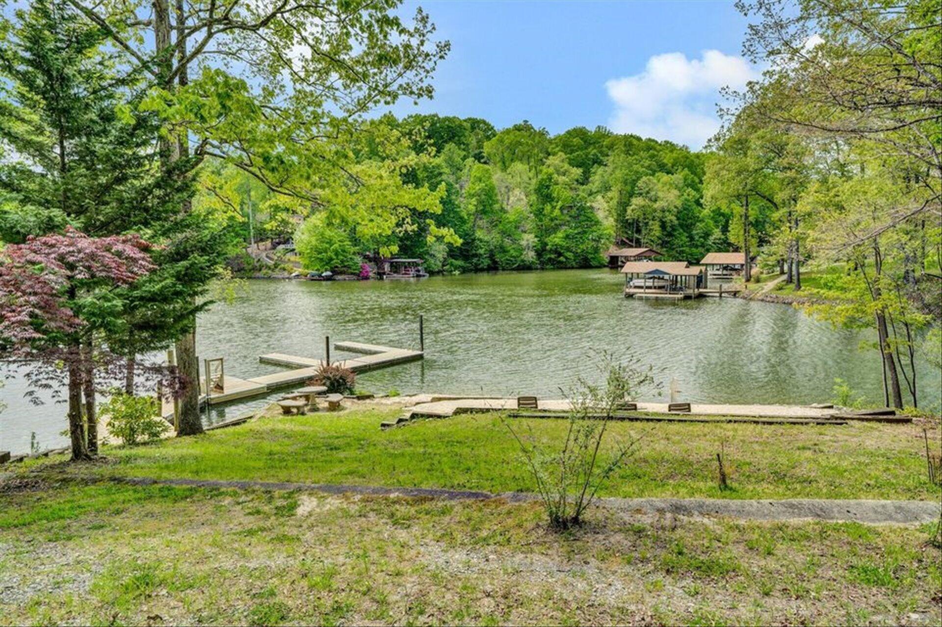 108 Old Post Road Moneta, VA 24121 - Photo 41 of 50 42-05-Community Picnic Area and Beach