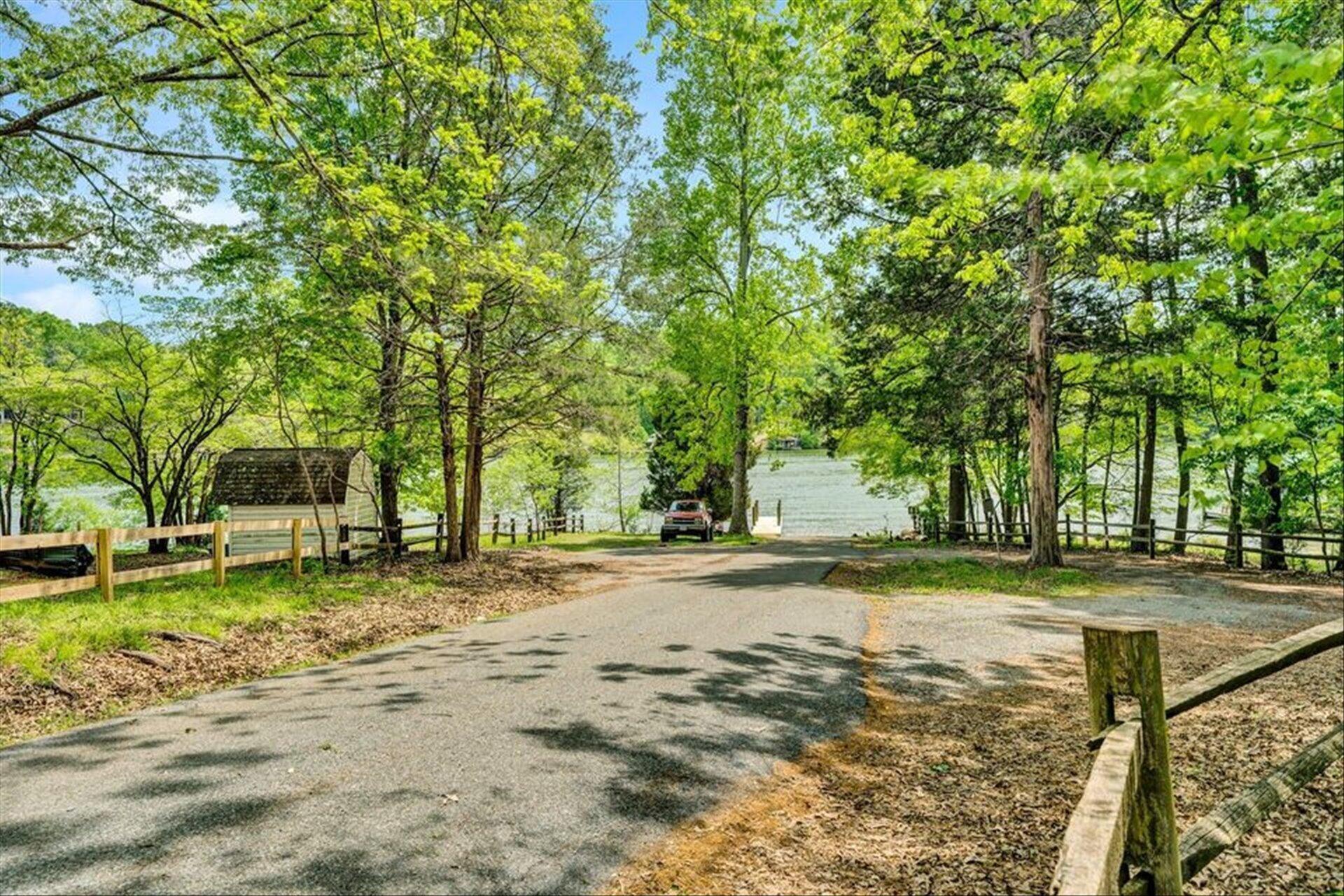 108 Old Post Road Moneta, VA 24121 - Photo 43 of 50 44-07-Community Boat Launch