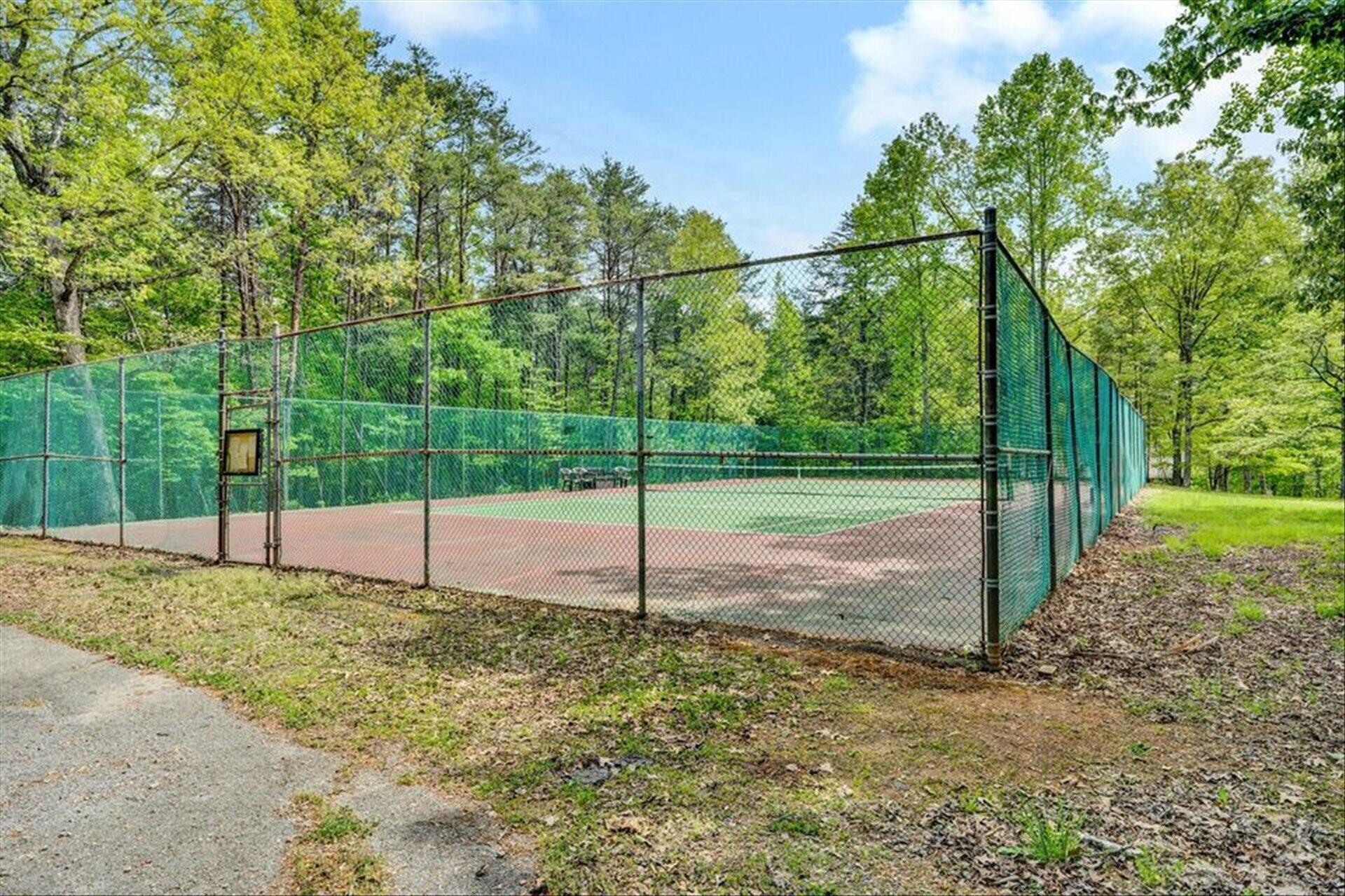 108 Old Post Road Moneta, VA 24121 - Photo 49 of 50 50-13-Community Tennis Court