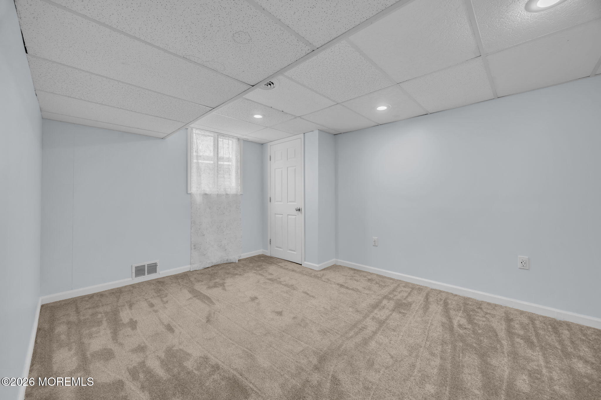 108 Susan Drive Ewing, NJ 08638 - Photo 26 of 40 an empty room with windows