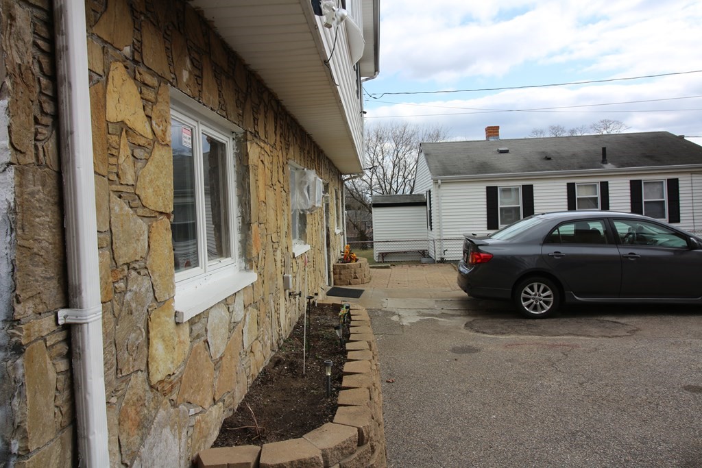 448 Buffinton Street Fall River, MA 02721 - Photo 4 of 40