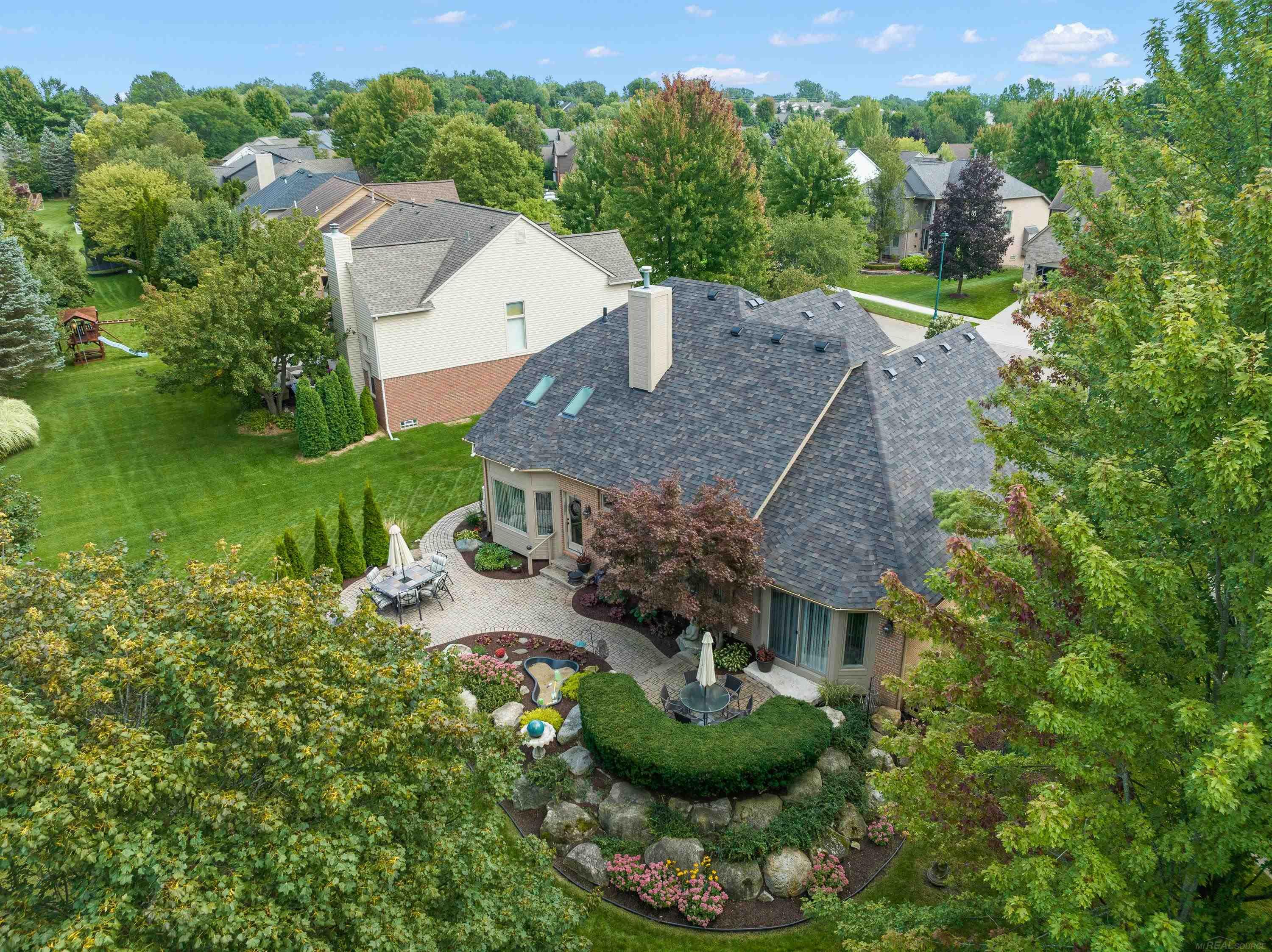 1039 Bloomview Circle Rochester, MI 48307 - Photo 17 of 80 50122641-16.JPG