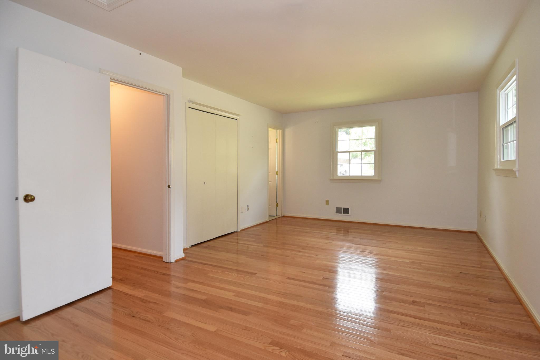5017 Powell Road Fairfax, VA 22032 - Photo 21 of 53 Upper Level Owner's Suite