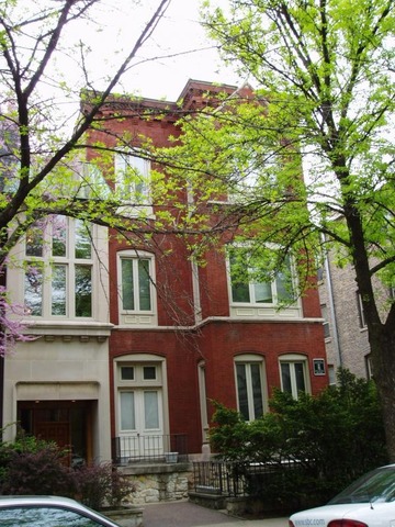 534 West Belden Avenue, Unit CHOUSE Chicago, IL 60614 - Photo 1 of 1 a front view of a building