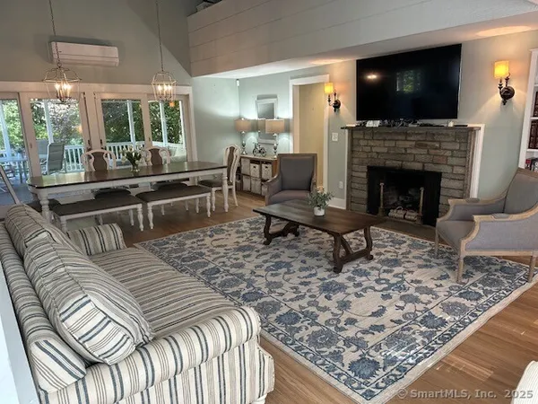 $1,077,000 | 147 Pequot Avenue, Groton, CT 06355