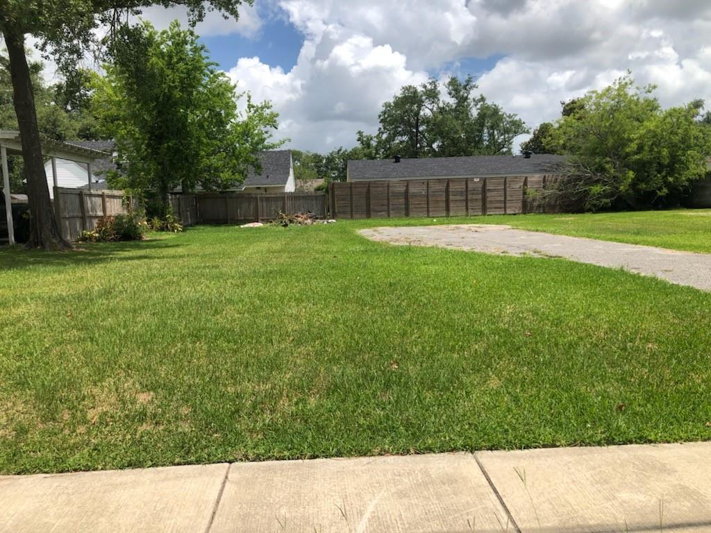 Iris St Lake Lake Charles, LA 70601 - Photo 1 of 2