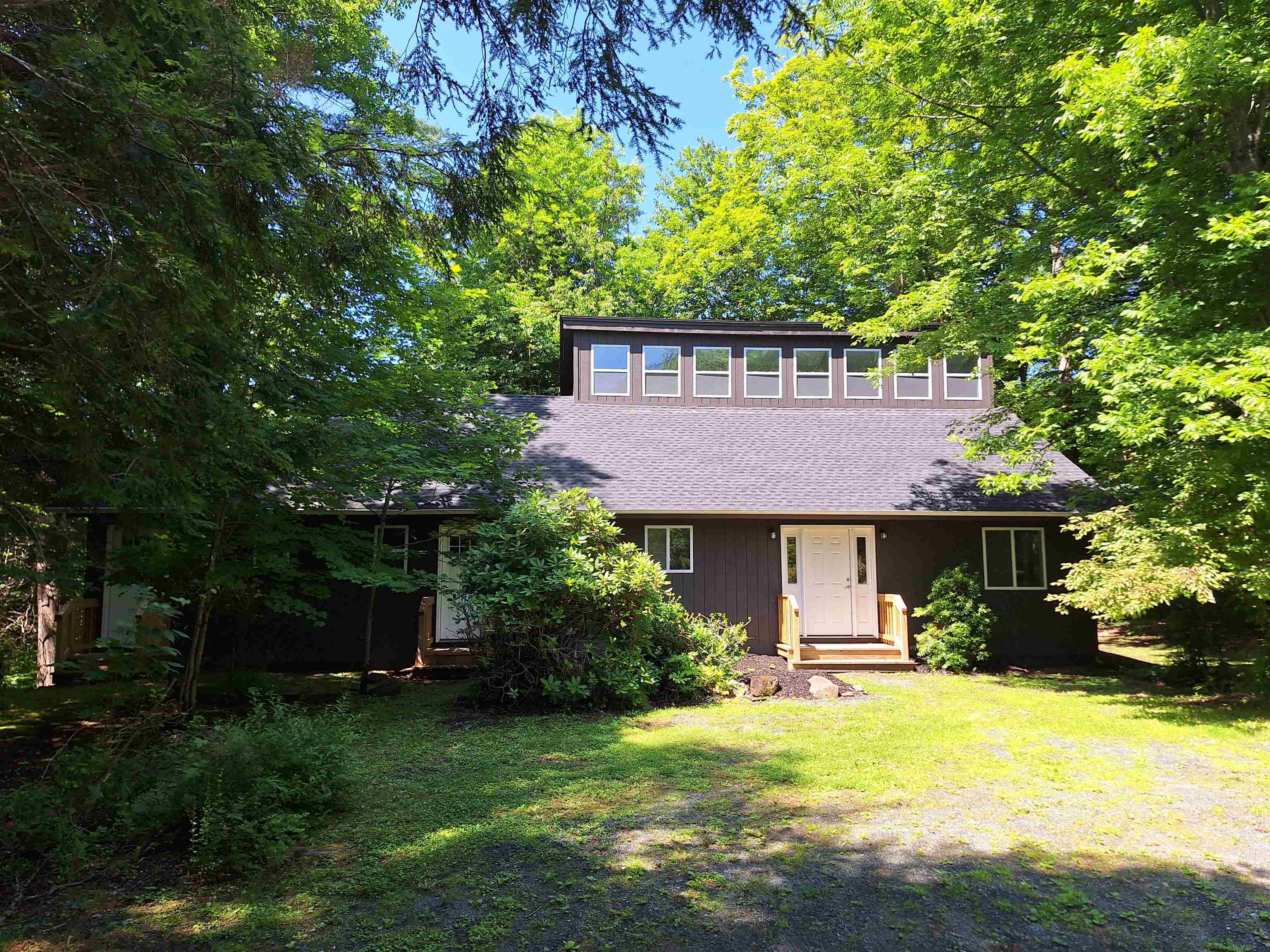 948 Wheelock Road Hartford, VT 05059 - Photo 3 of 25 Gallery Image 3