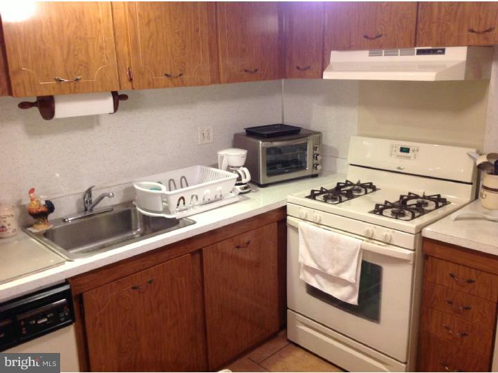 3618 Rayland Road Philadelphia, PA 19154 - Photo 8 of 15 Kitchen