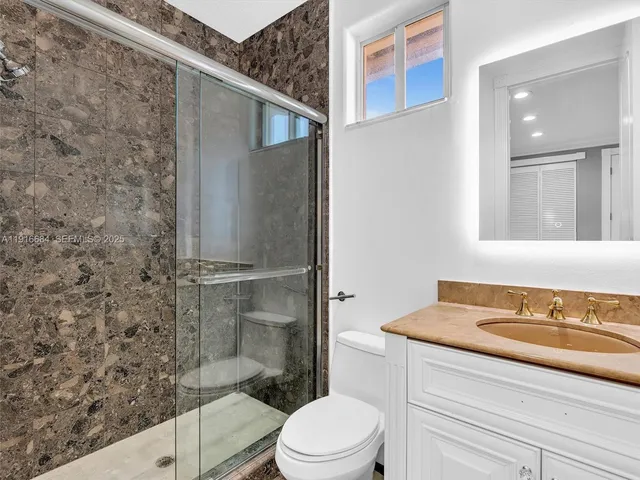 $3,795,000 | 922 Washington Street, Hollywood, FL 33019