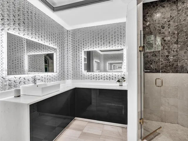 $3,795,000 | 922 Washington Street, Hollywood, FL 33019