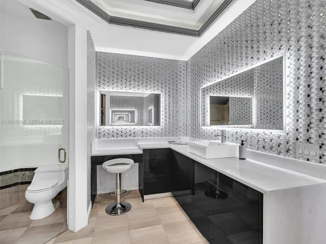 $3,795,000 | 922 Washington Street, Hollywood, FL 33019