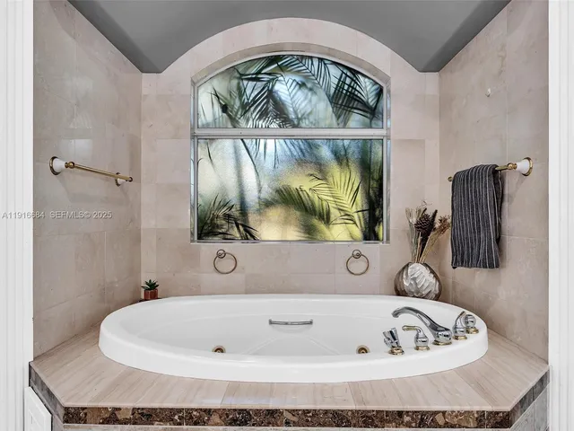 $3,795,000 | 922 Washington Street, Hollywood, FL 33019