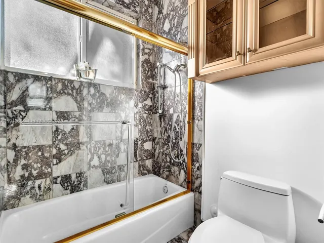 $3,795,000 | 922 Washington Street, Hollywood, FL 33019