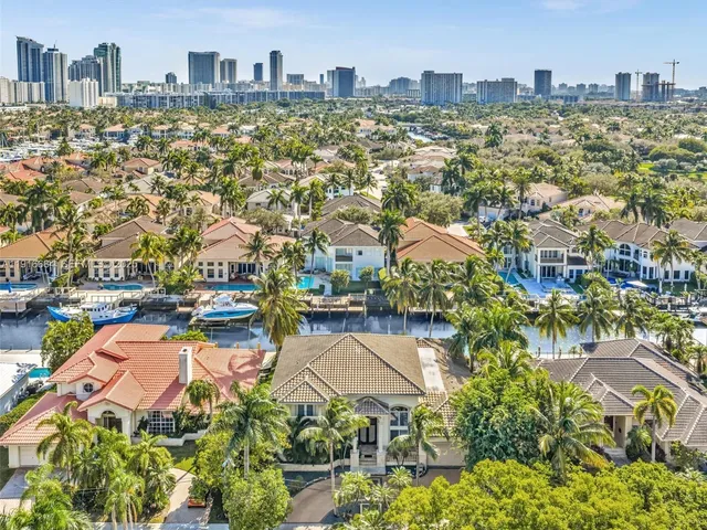 $3,795,000 | 922 Washington Street, Hollywood, FL 33019