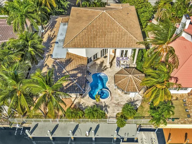 $3,795,000 | 922 Washington Street, Hollywood, FL 33019