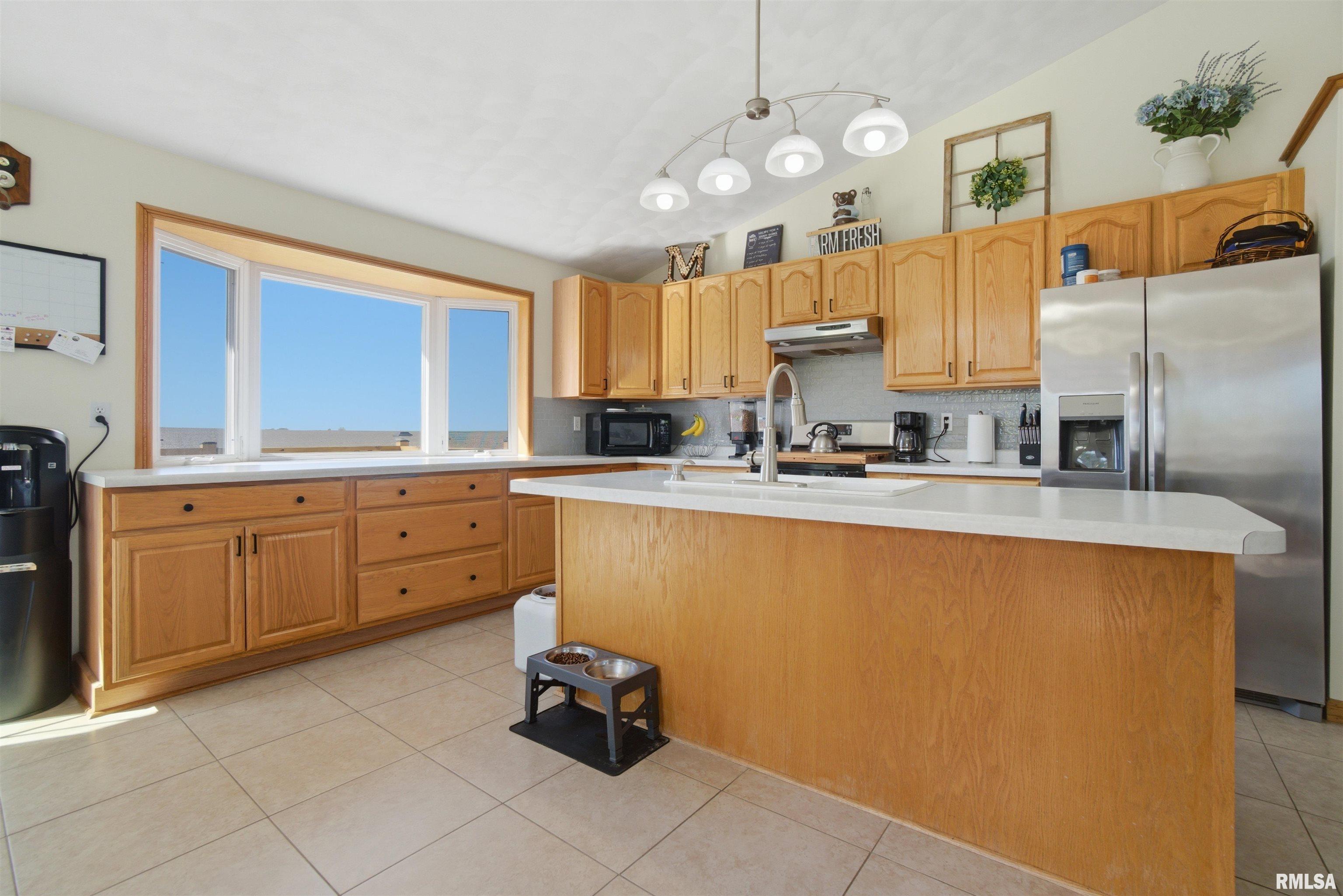510 Highview Ridge Washburn, IL 61570 - Photo 7 of 46