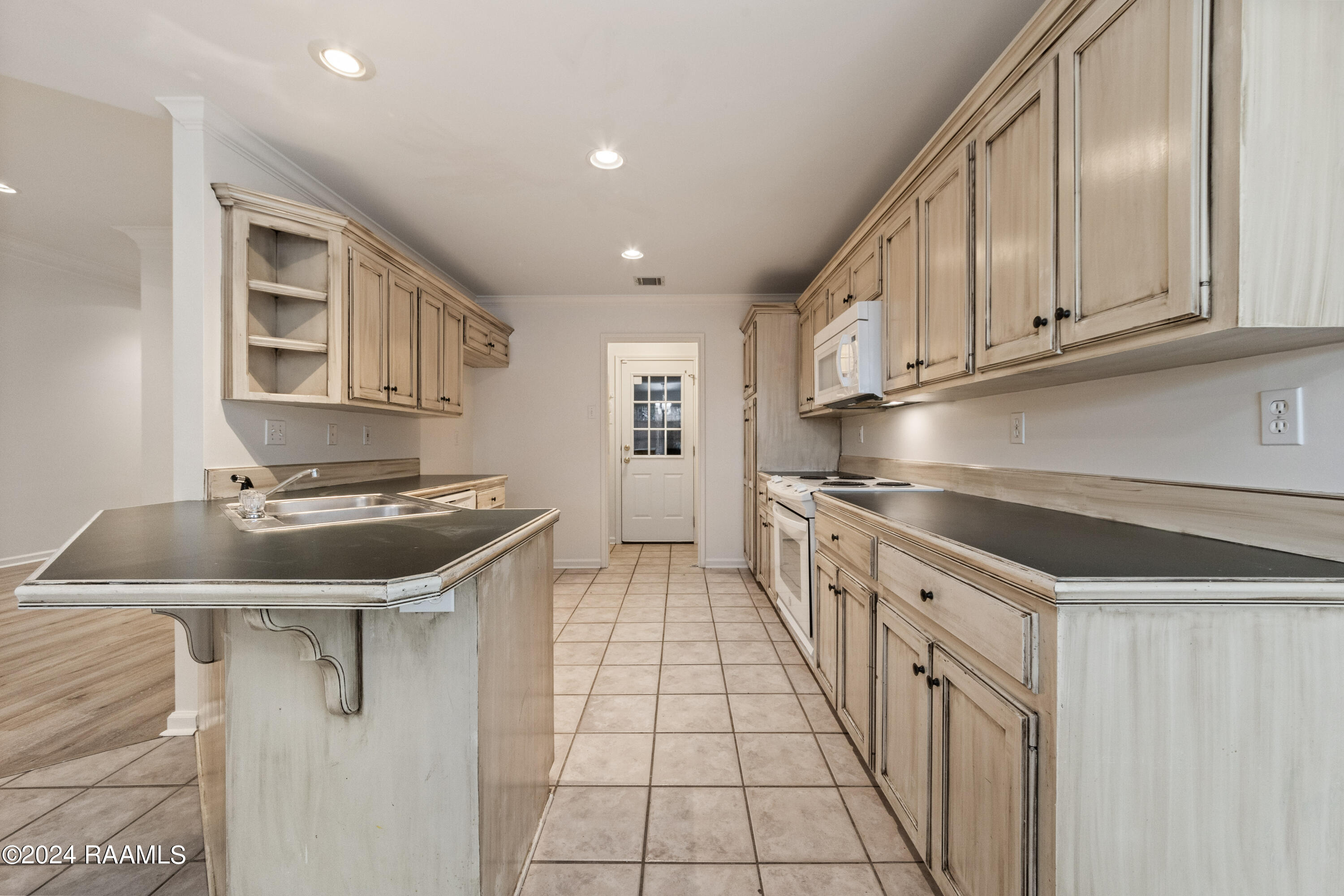 110 Cane Ridge Circle Lafayette, LA 70508 - Photo 8 of 18 110CaneRidge-2-21