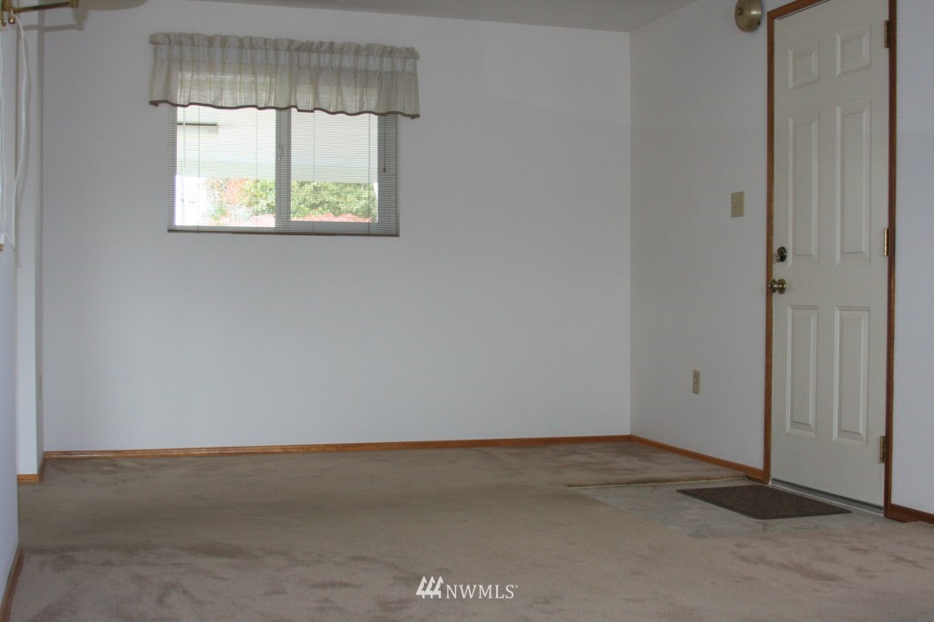 12656 Southeast 169th Place Renton, WA 98058 - Photo 6 of 13 Gallery Image 6