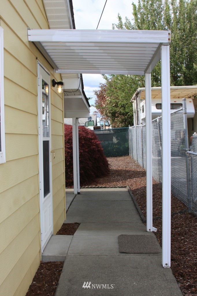 12656 Southeast 169th Place Renton, WA 98058 - Photo 10 of 13 Gallery Image 10