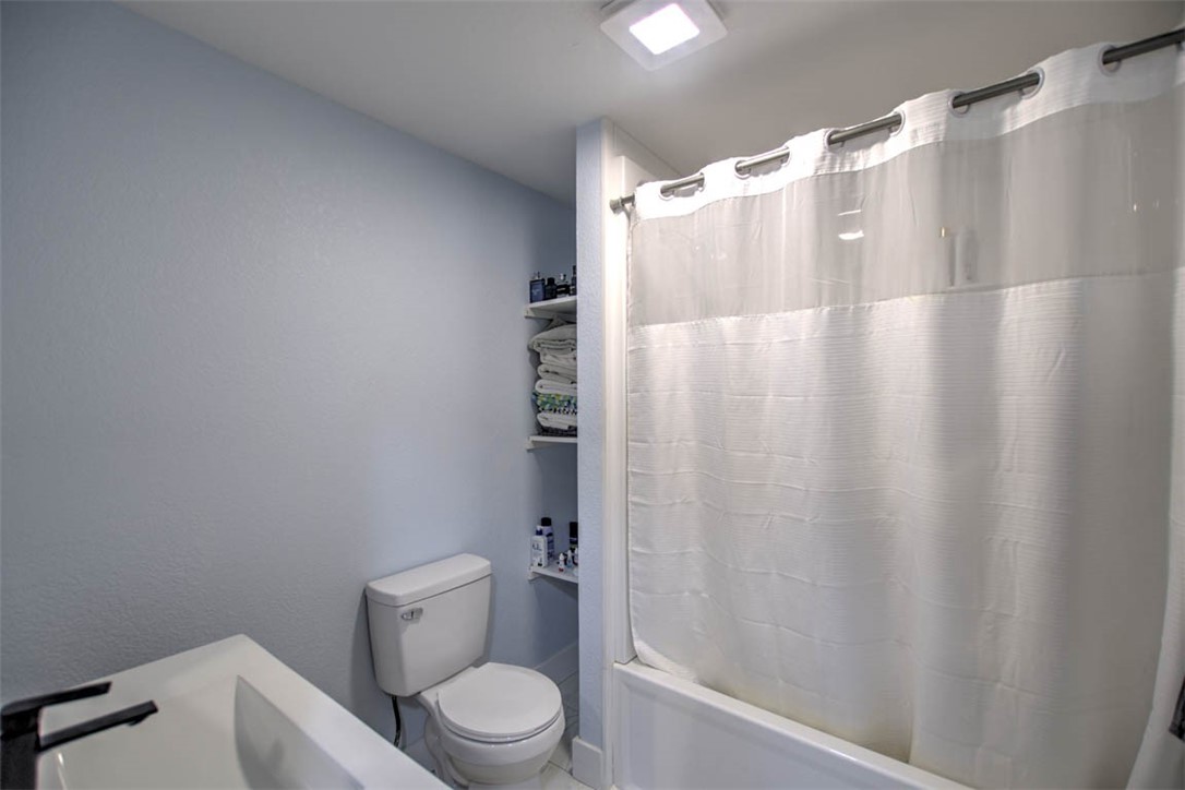 4345 Oak Drive Decatur, IL 62526 - Photo 17 of 27 Gallery Image 17