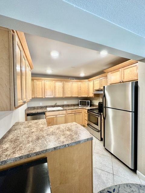 1005 Rexford Drive Boca Raton, FL 33434 - Photo 2 of 35 Kitchen